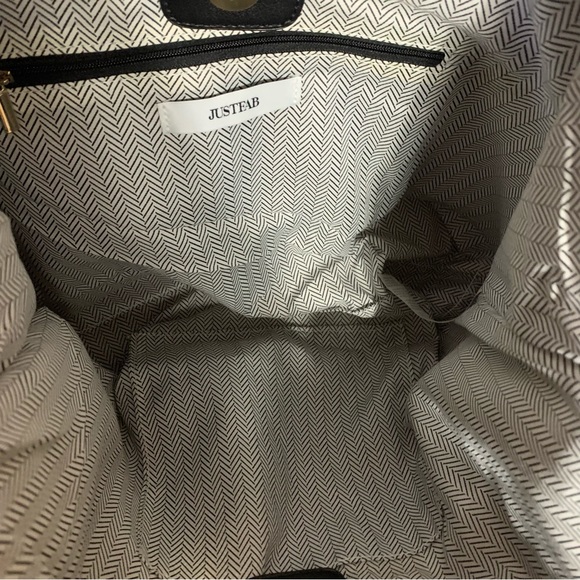 JustFab‎ First Class Getaway Tote - Picture 5 of 10